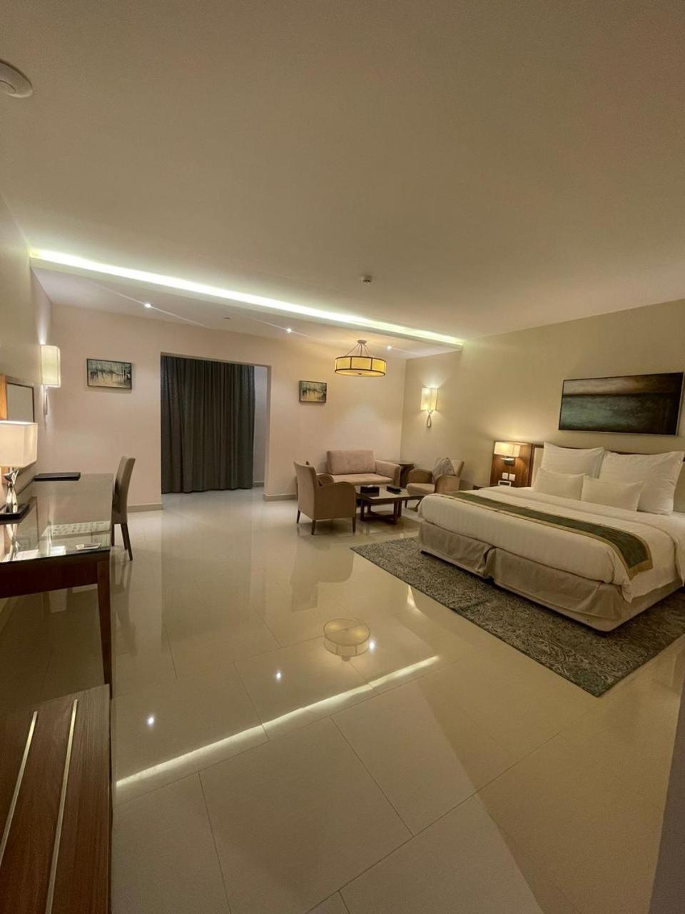 Best Western Plus Buraidah Bagian luar foto