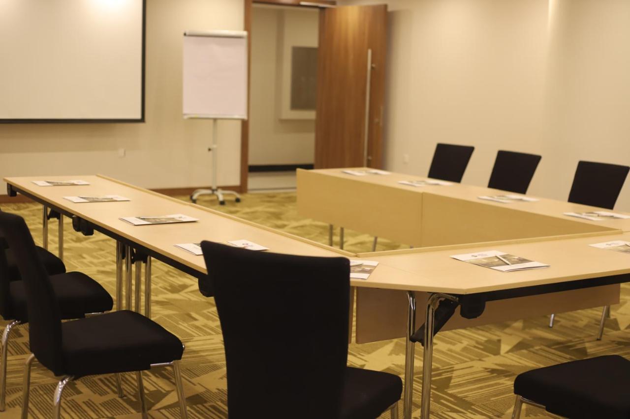 Best Western Plus Buraidah Bagian luar foto